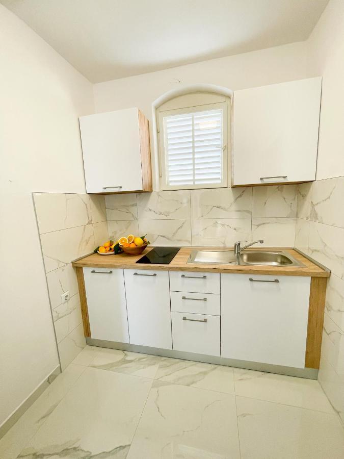 Sea View Apartment Amaro 코츌라 외부 사진